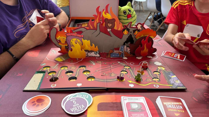 Exploding Kittensasí es el juego del tablero Exploding Kittensasí es el juego del tablero