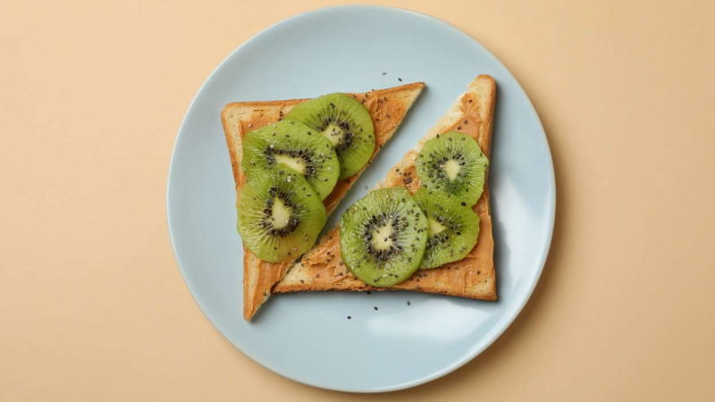 Tostada de kiwi
