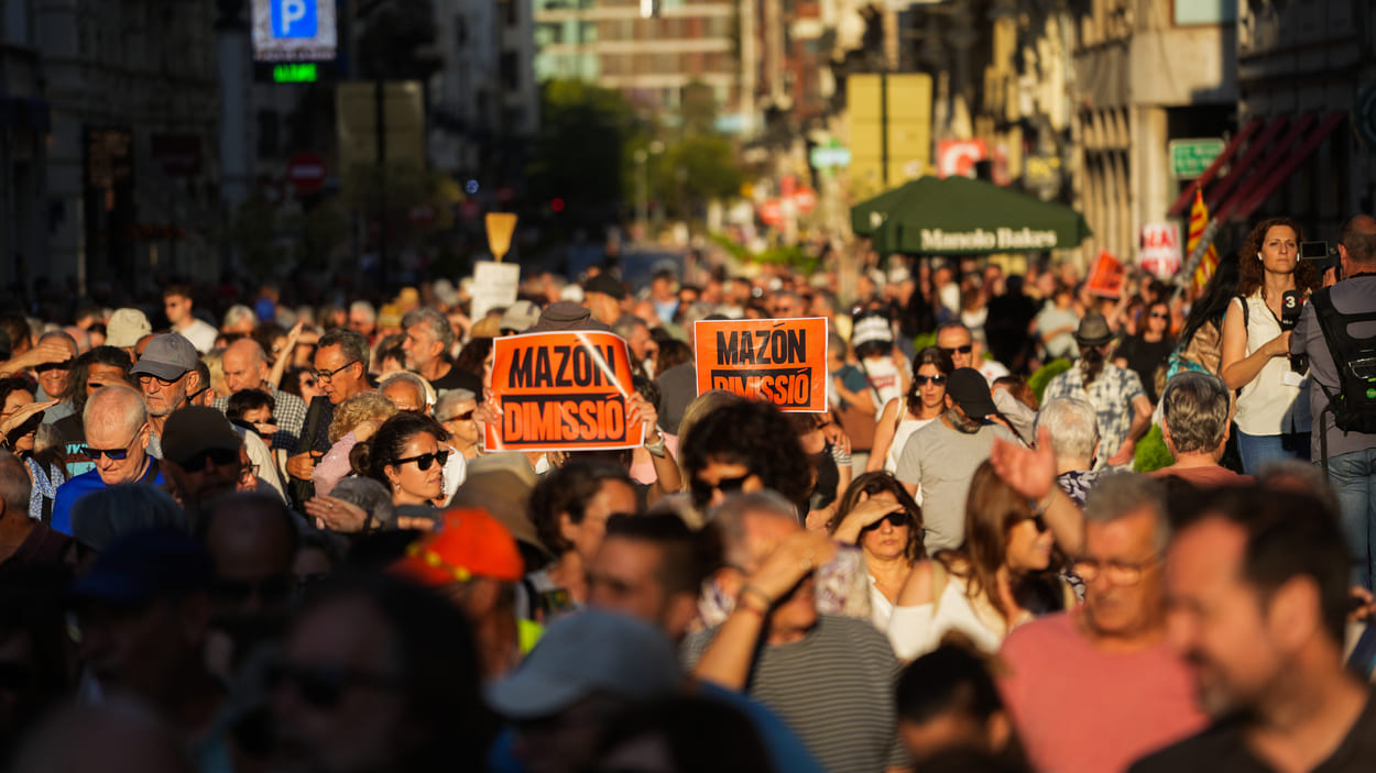Cientos de personas durante una manifestación para pedir la dimisión de Mazón, a 29 de mayo de 2025 en Valencia. EP.