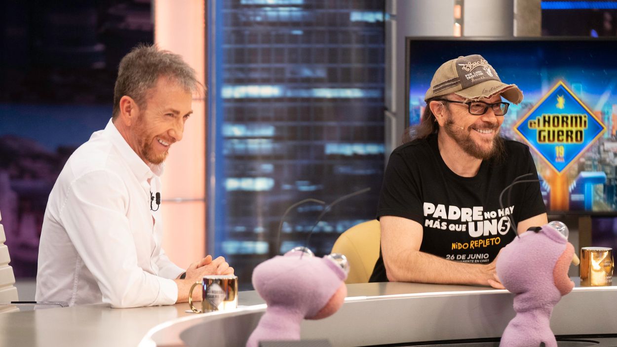Santiago Segura y Pablo Motos en 'El Hormiguero'. Atresmedia.