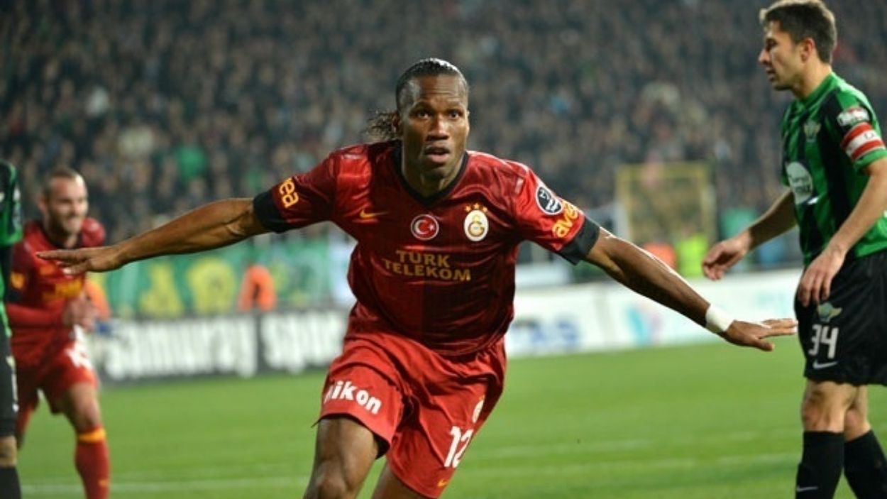 El delantero costamarfileño, Didier Drogba, en un partido con el Galatasaray. EP