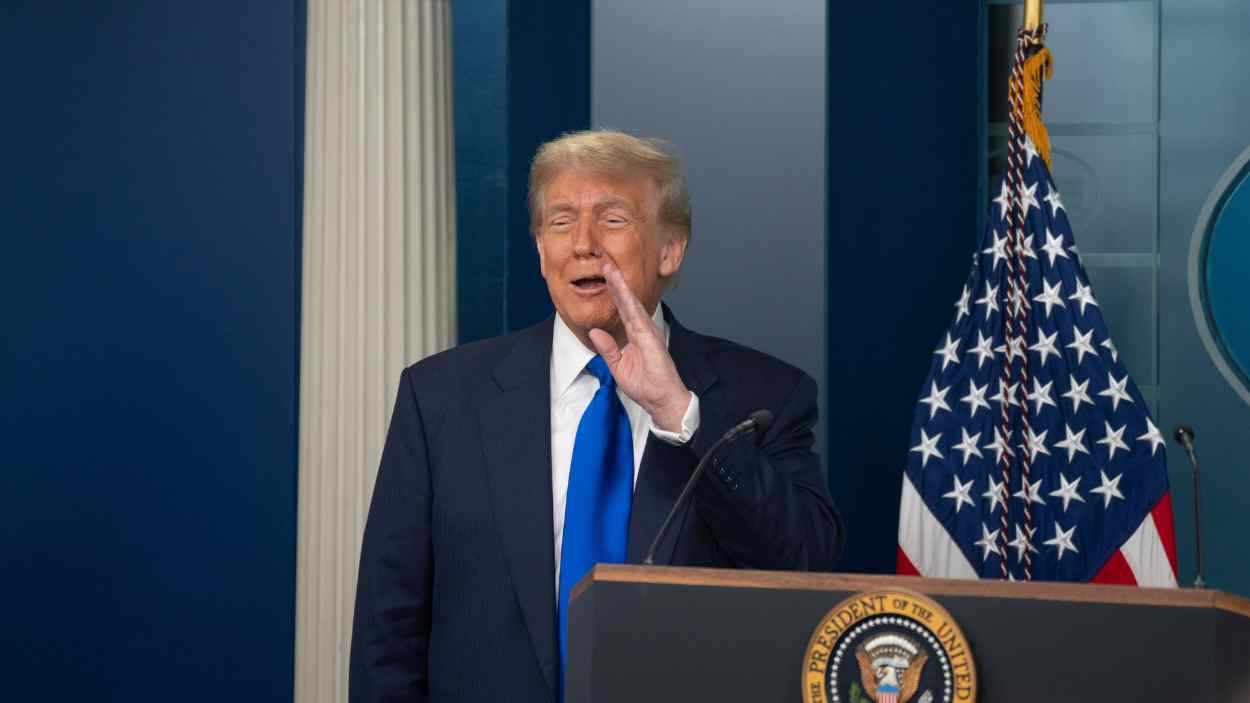 Trump rompe negociaciones con Canadá. EP