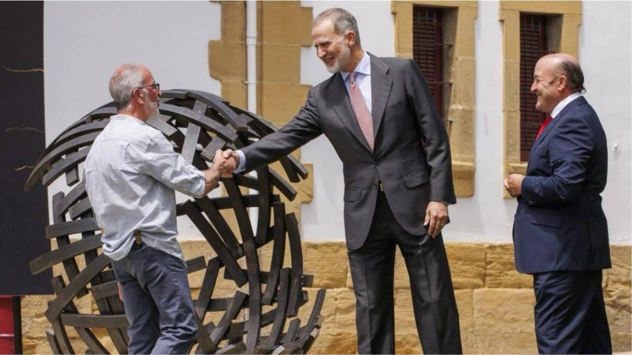 Jose Antonio Olarte, el rey felipe VI y Fernando Ezquerro en una foto de archivo 