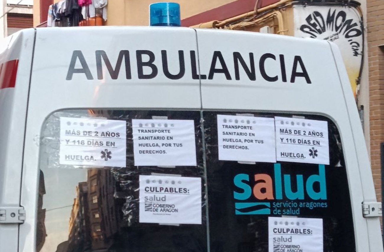 Ambulancia del Servicio Aragonés de Salud: (Foto: IU Aragón)