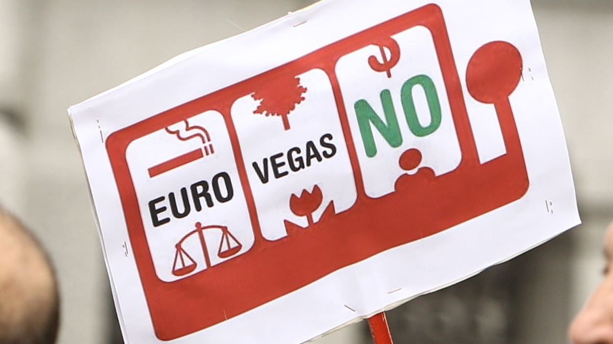 La plataforma Eurovegas No protesta frente al Ayuntamiento de Madrid. EP.