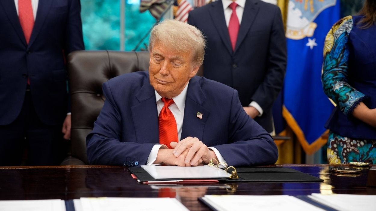 Donald Trump en la Oficina Oval. EP