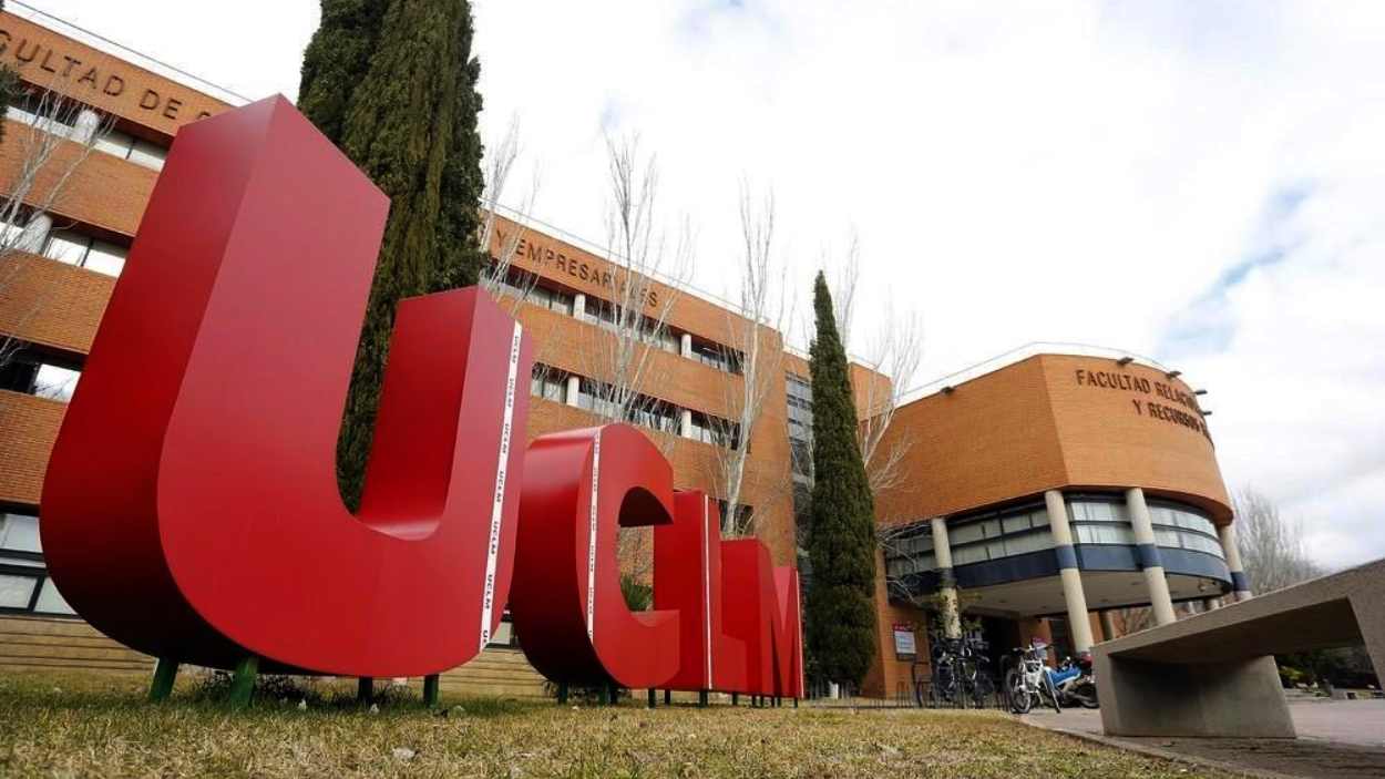 Una facultad de la Universidad de Castilla-La Mancha. UCLM.