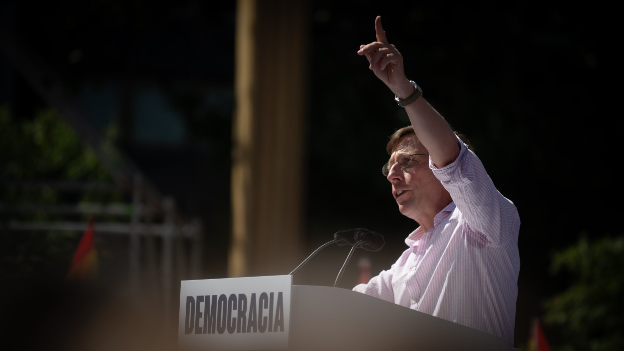 La izquierda expone a Almeida por no participar en ningún acto del Orgullo. EP.