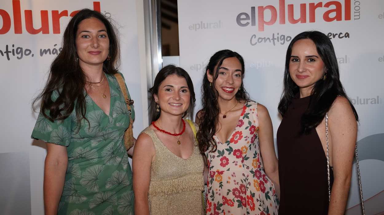 La redactora jefe de ElPlural.com, Natalia Cabo, y las periodistas Lirios Arques, Marta Alberca y Ana Díaz