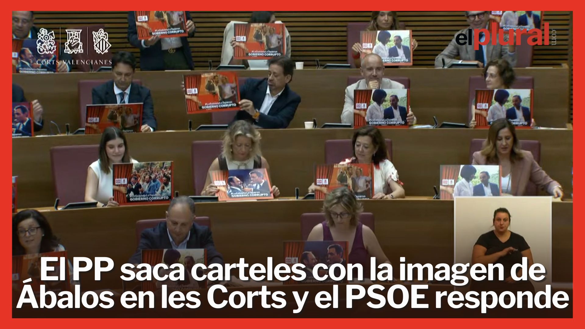 El PP saca carteles de Ábalos en les Corts y el PSOE les retrata: "Falta Zaplana"