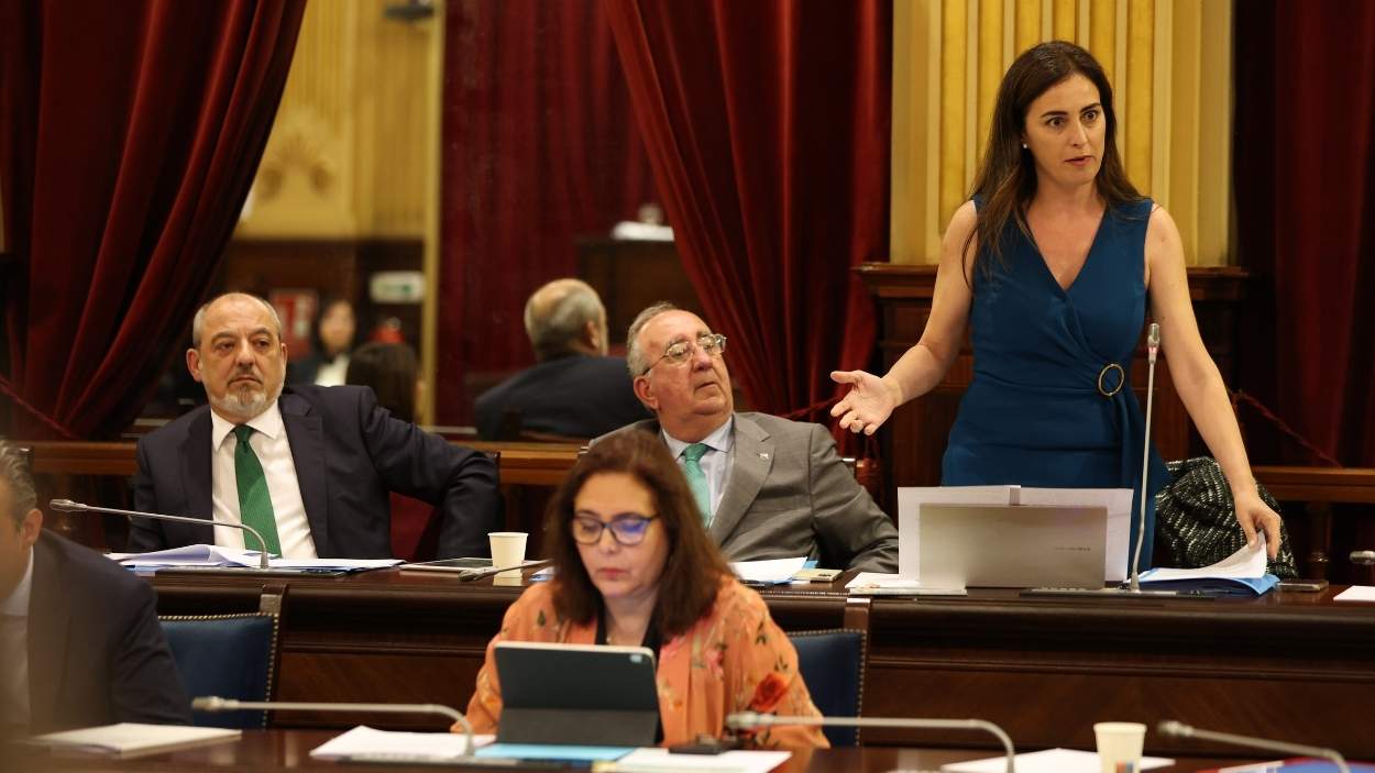 La ex diputada del Grupo Parlamentario Vox Idoia Ribas, interviene durante un pleno en el Parlament balear. EP/Archivo.