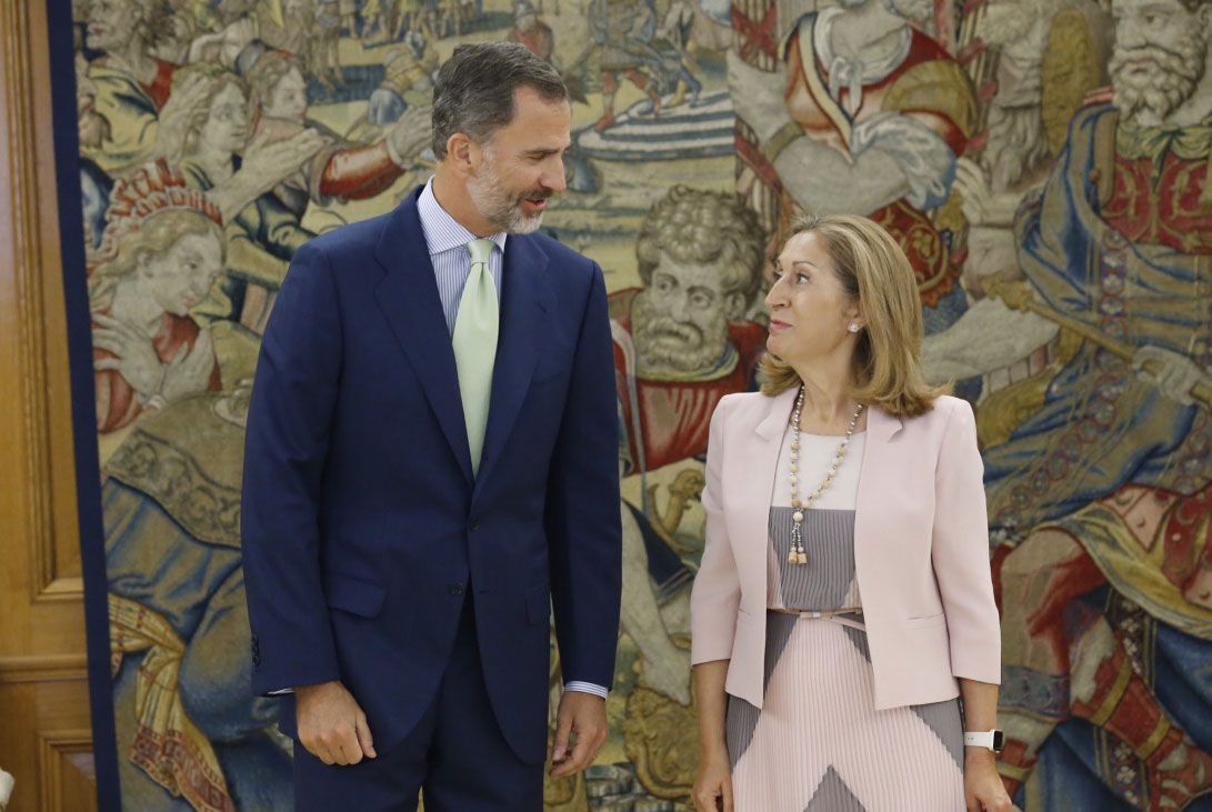 Reunión de Felipe VI con la presidenta del Congreso, Ana Pastor