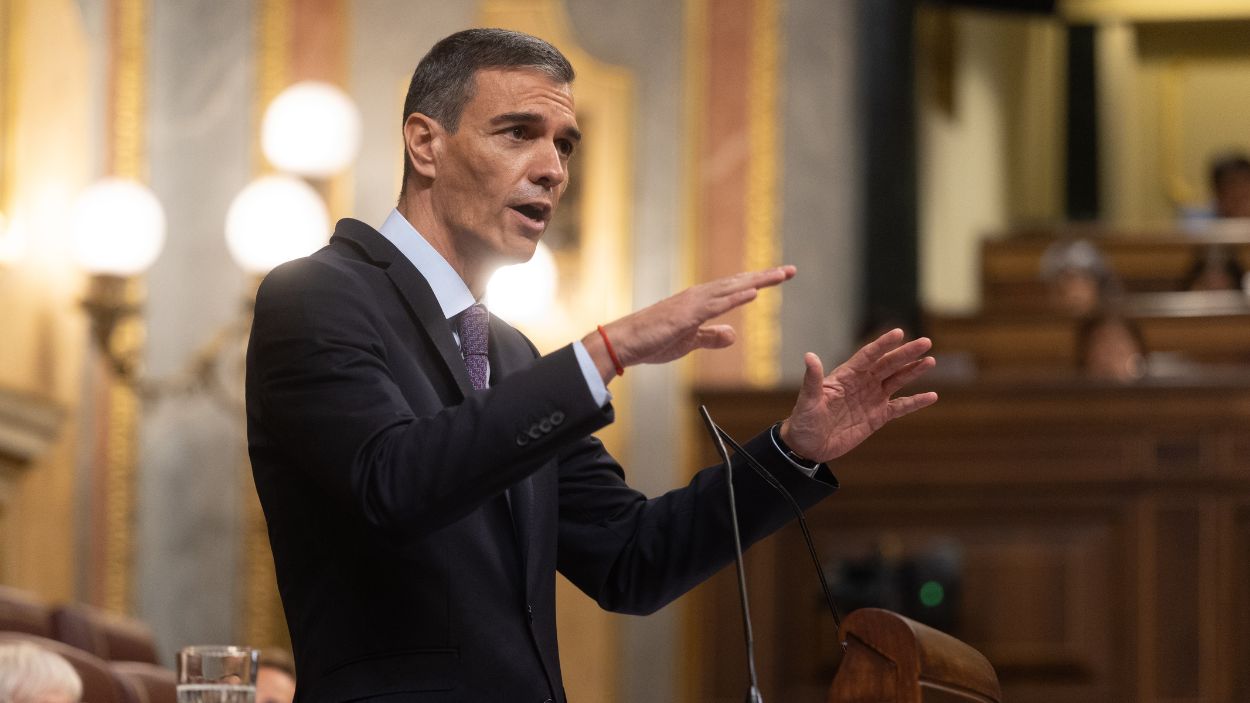 El presidente del Gobierno, Pedro Sánchez, en la tribuna del Congreso de los Diputados. EP.