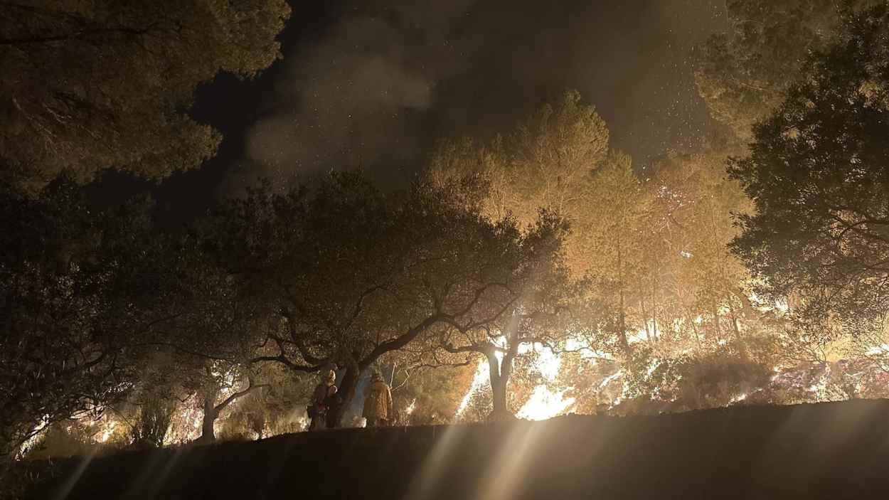Muere un bombero en Paüls. Bombers
