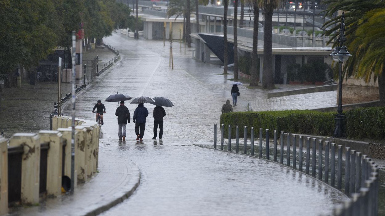Riesgo por lluvias y tormentas en 25 provincias este sábado alerta naranja en ocho. EP.