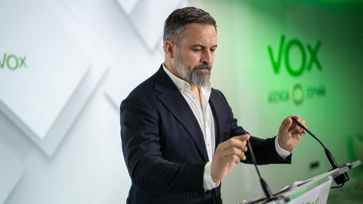 El presidente de Vox, Santiago Abascal, en rueda de prensa. EP.