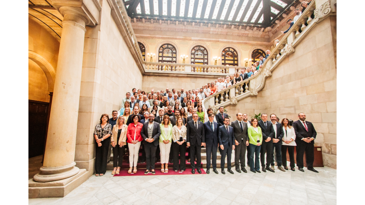 Asistentes al pleno del Parlament en el que se ha aprobado el Estatuto de municipios rurales