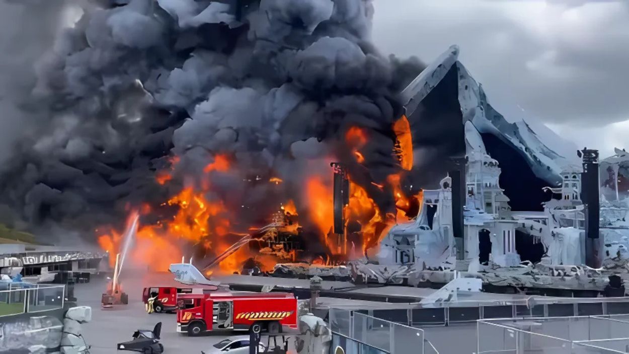 El escenario principal del Tomorrowland se incendia a 48 horas del inicio. X. 