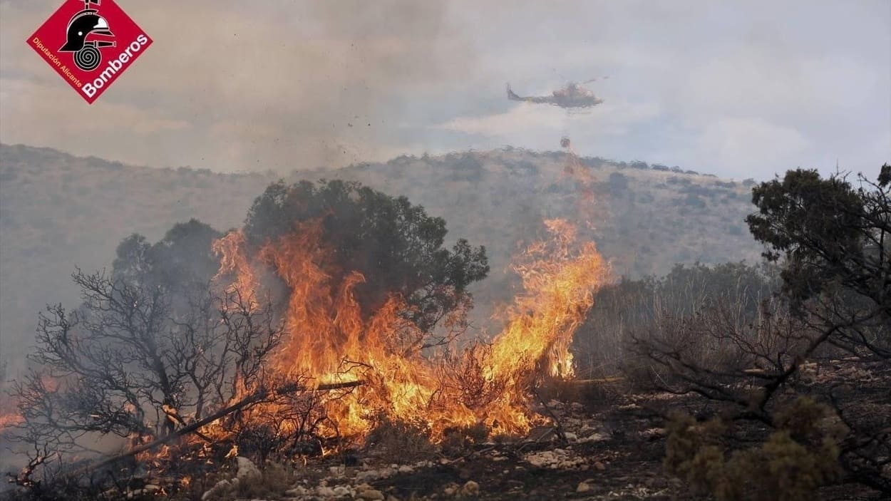 Incendio forestal declarado este viernes en Ibi, Alicante. EP.