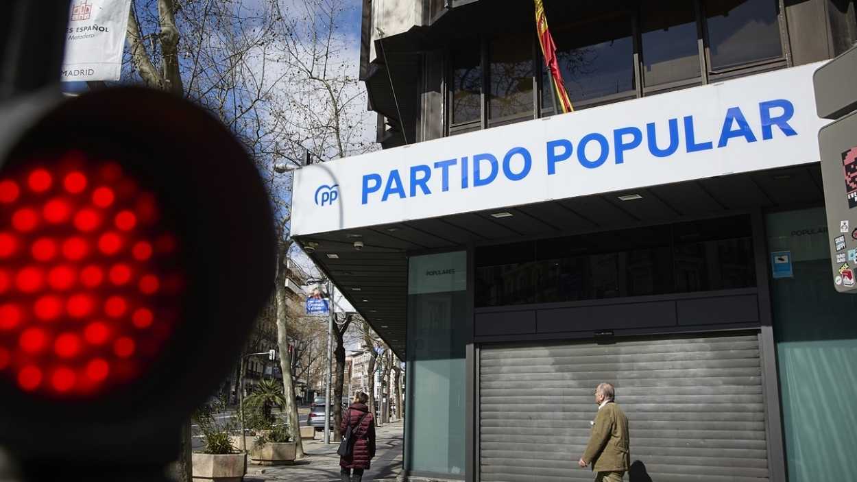 Logo del Partido Popular instalado en la calle Génova en 2023. EP