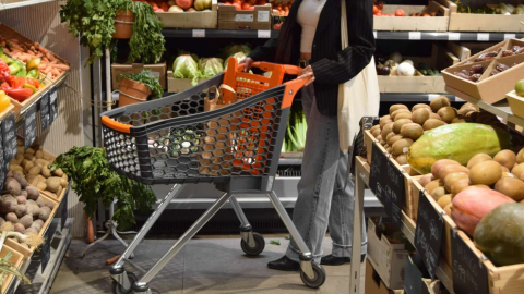 Cómo hacer la compra sin gastar de más: consejos para ahorrar en el supermercado