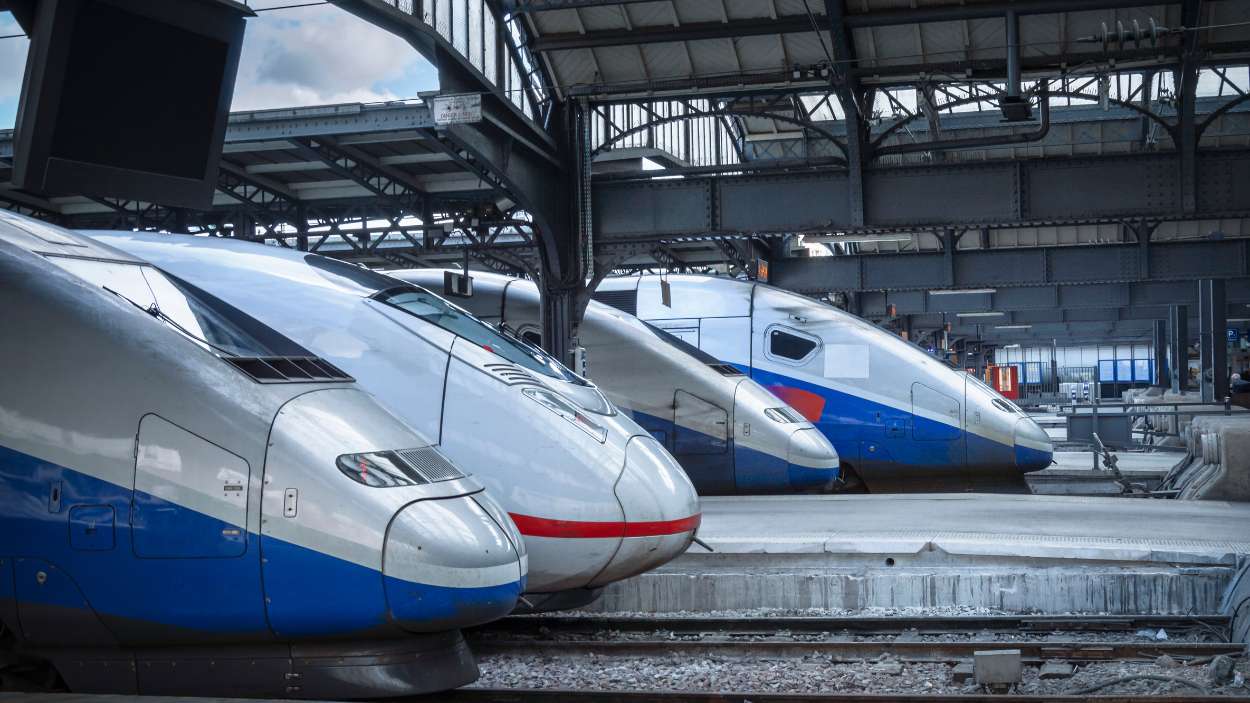 Trenes de alta velocidad en París.