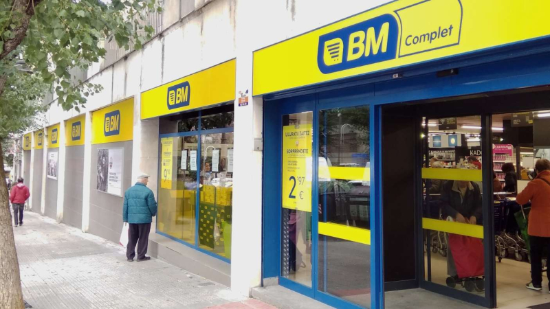 Fachada BM Supermercados Fachada BM Supermercados