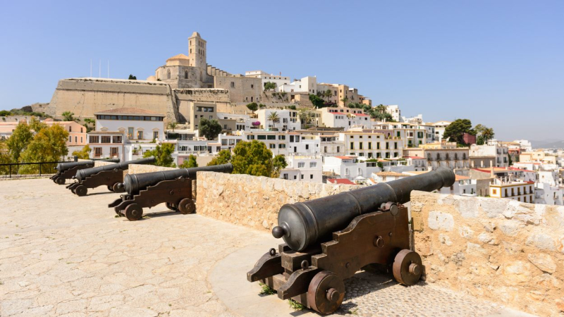 Dalt Vila en Ibiza, con murallas renacentistas declaradas Patrimonio de la Humanidad por la Unesco