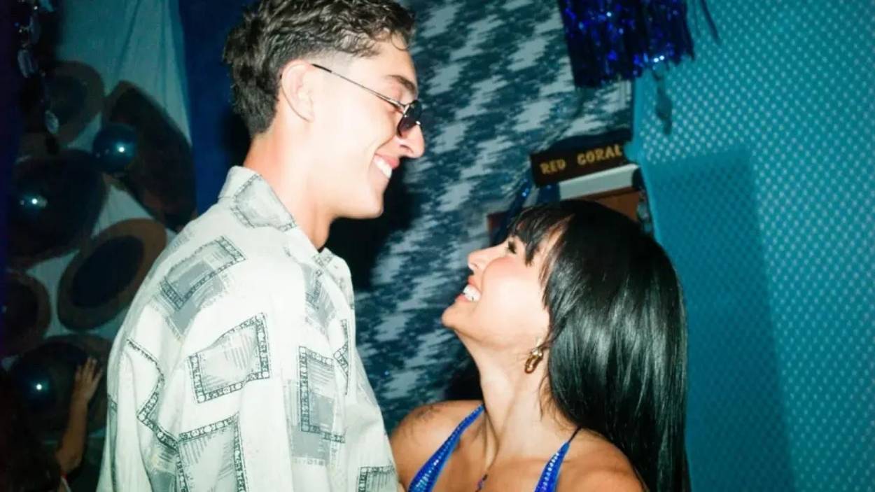 Aitana junto a su nueva pareja Plex celebrando su cumpleaños. @aitanax.