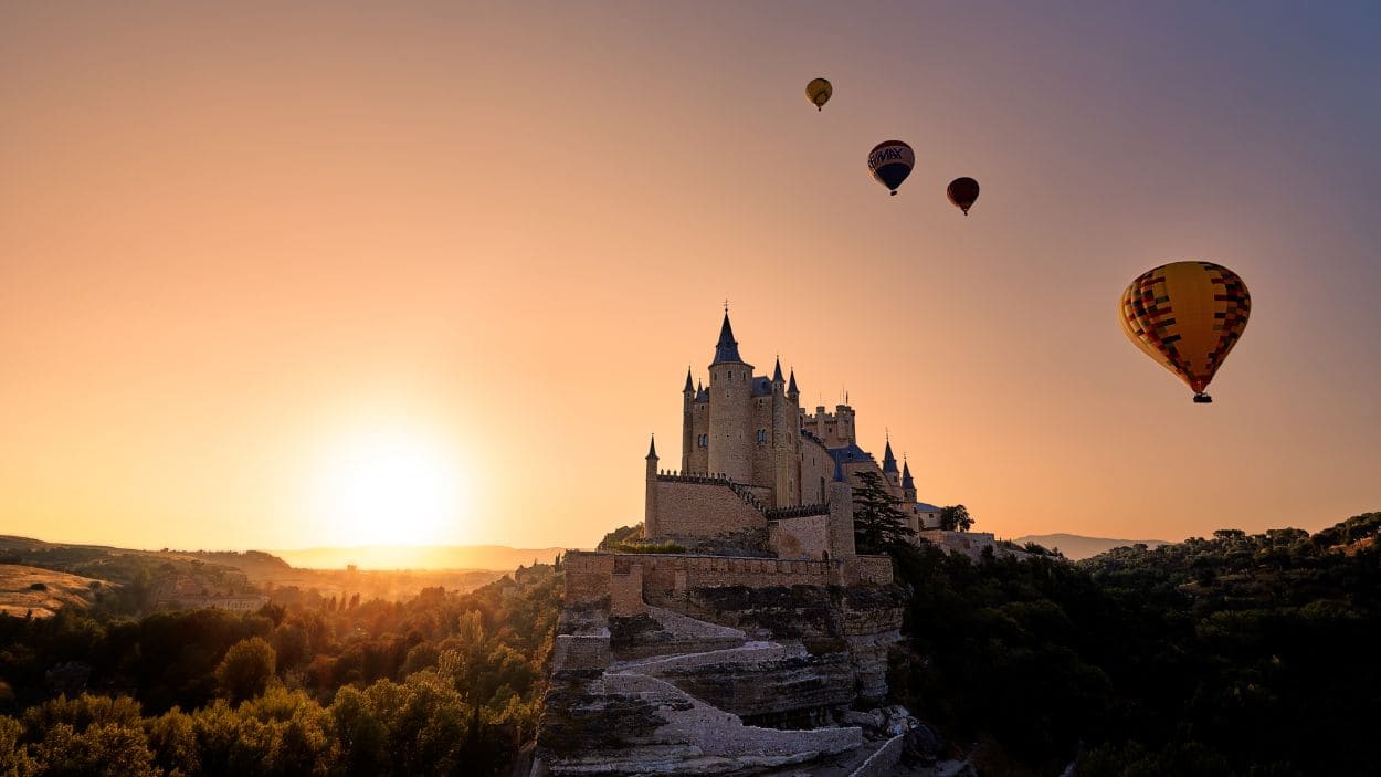 Descubre los 10 castillos de película en España que te dejarán sin aliento