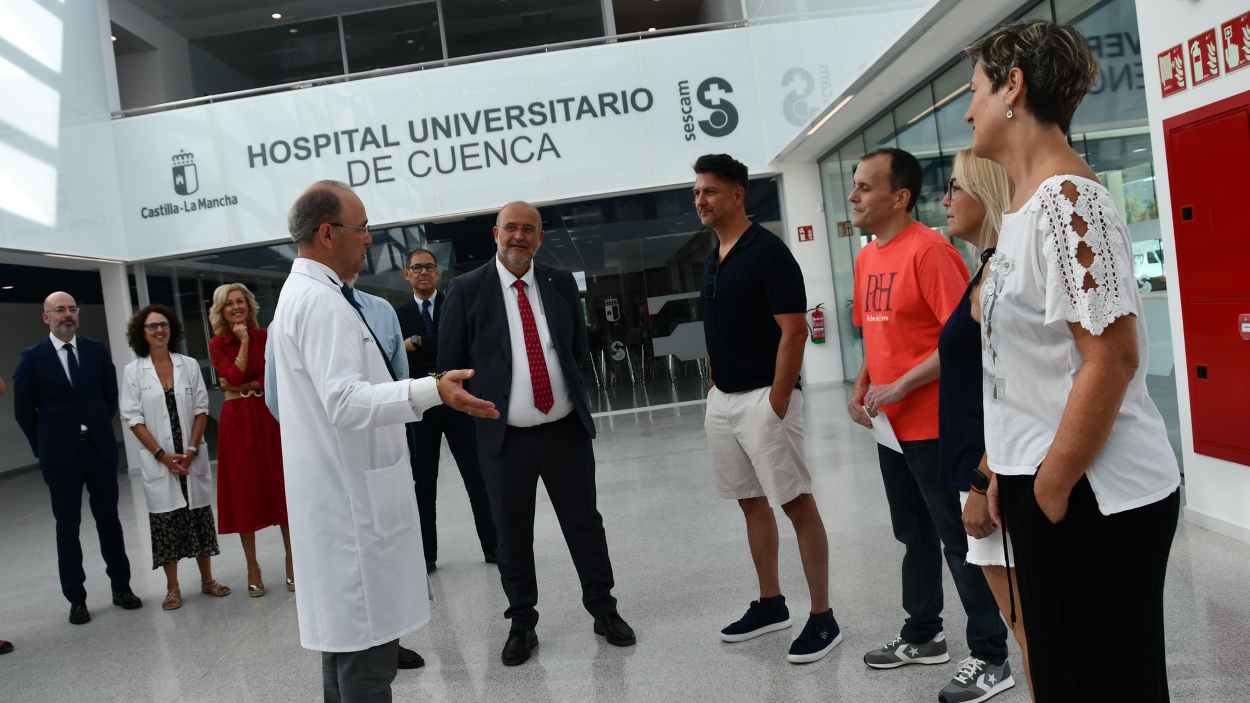 Recepción de los primeros pacientes del Hospital Universitario de Cuenca