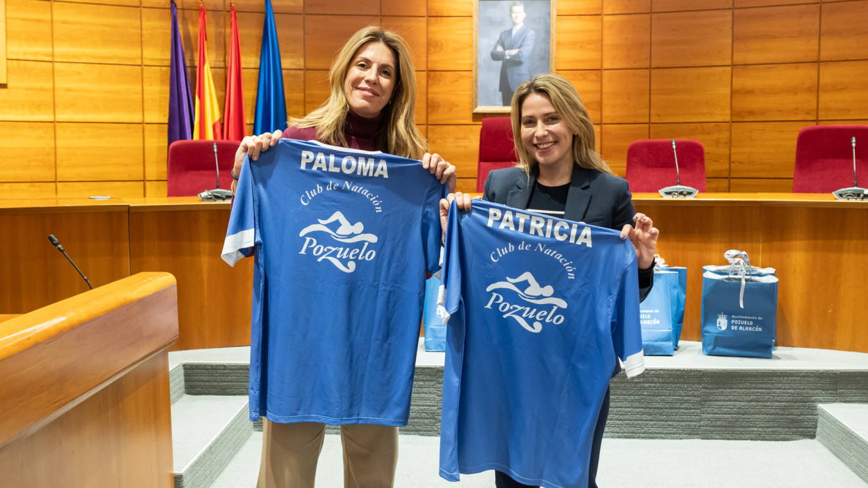 La alcaldesa de Pozuelo de Alarcón, Paloma Tejero, y la concejala de la Zona Sur, Patricia Peinado. EP/Archivo.
