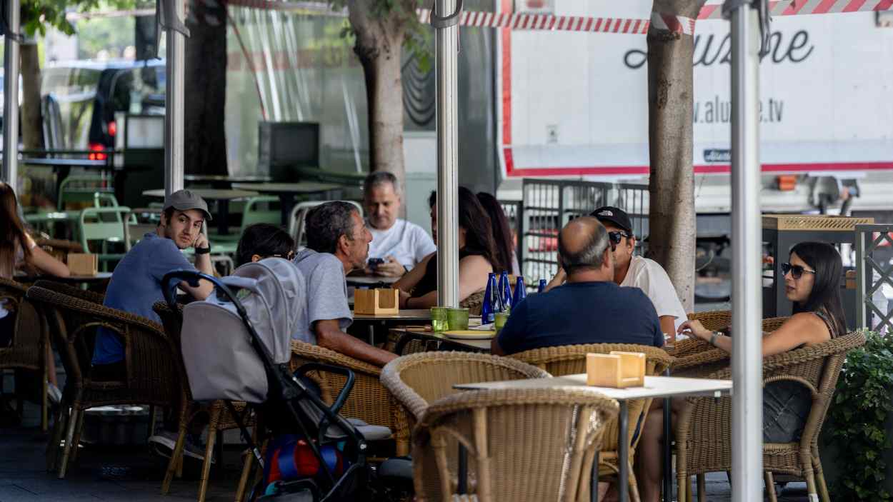 Terraza de un bar. EP
