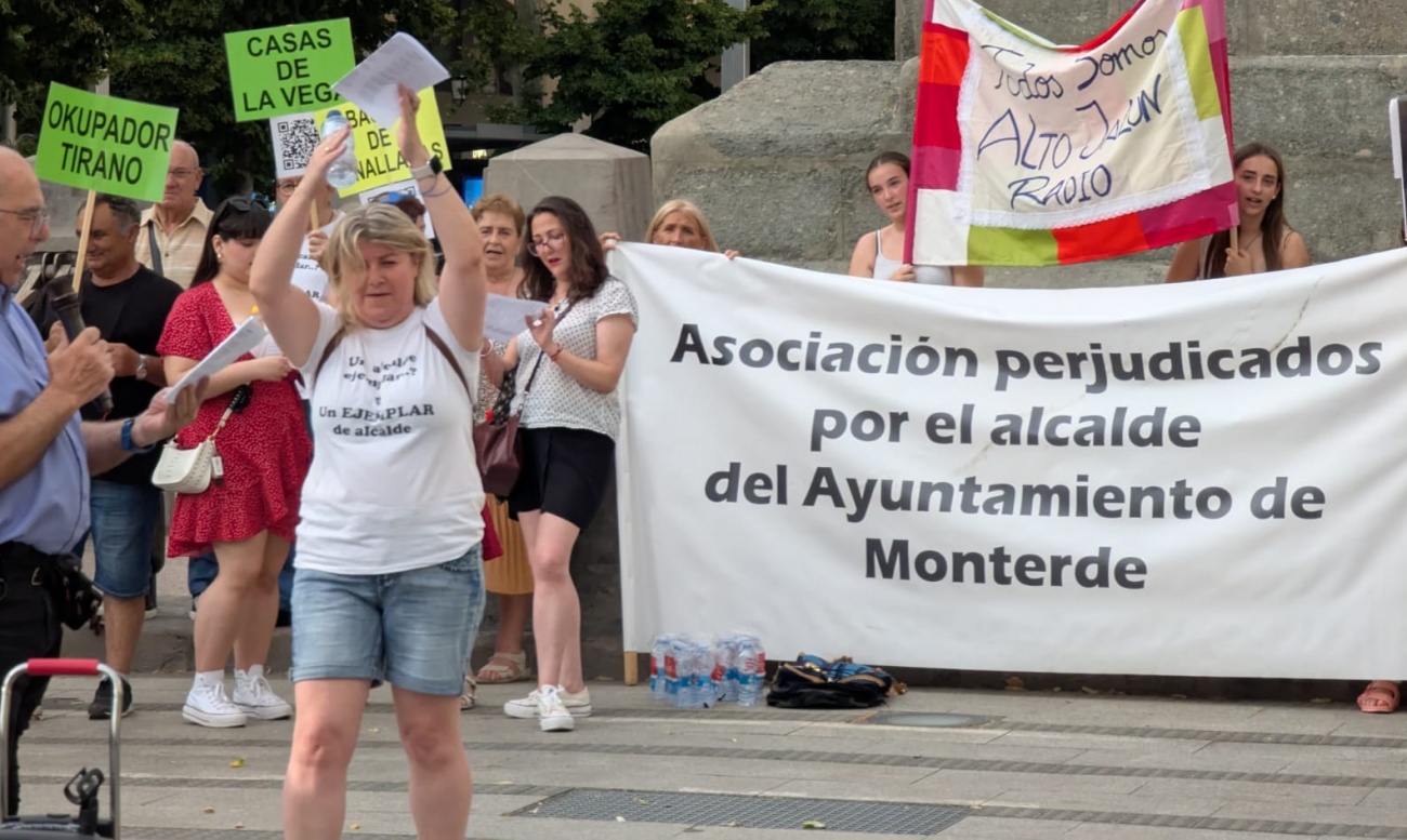 Concentración en Zaragoza de la Asociación de Afectados por las inmatriculaciones del alcalde de Monterde
