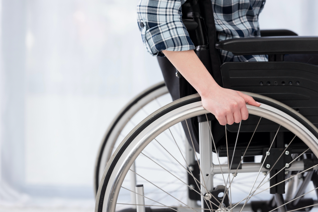 Lesionado medular en silla de ruedas