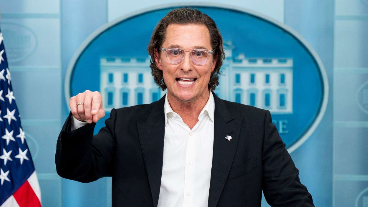 El truco de Matthew McConaughey para relajarse  solo necesitas papel y boli. EP