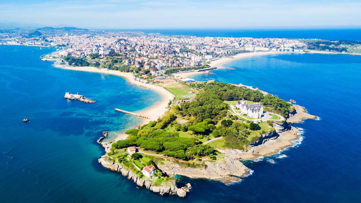 Esta ciudad norteña con playas impresionantes y exquisita gastronomía encabeza las reservas para el Puente de Agosto