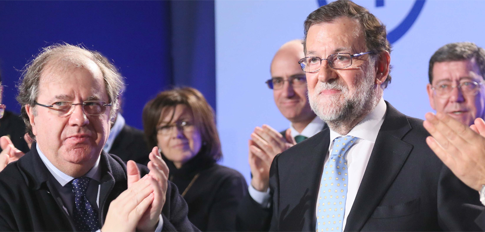 Juan Vicente Herrera, mentor de Valdeón, aplaude a Mariano Rajoy, que promocionó a Martínez-Maíllo en Madrid / Foto PP CyL