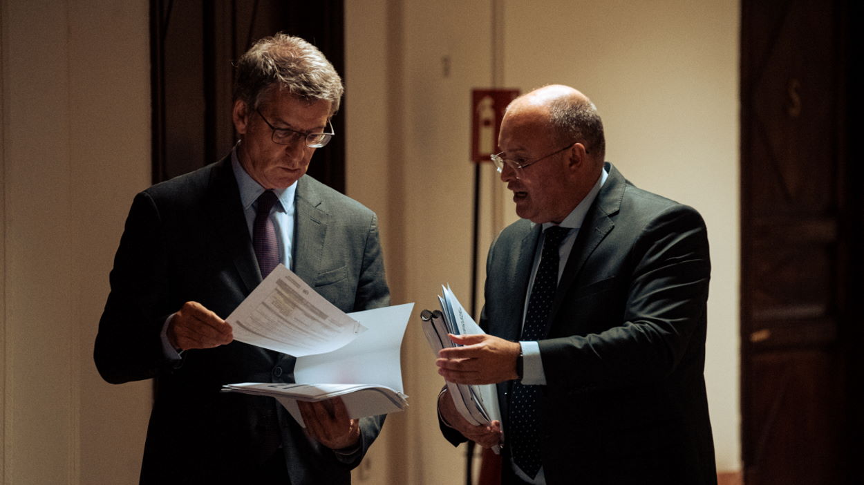 Feijóo y su nuevo equipo se entregan a una futurible suma electoral con la extrema derecha. EP.