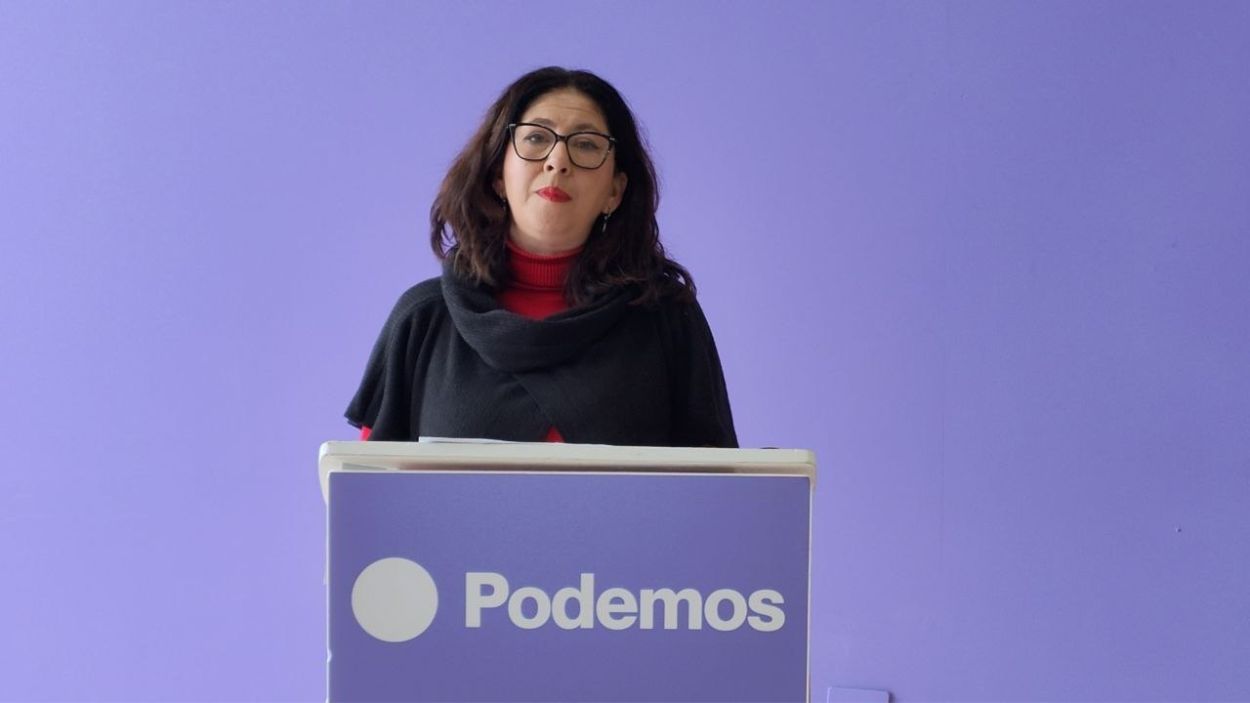 La coordinadora general de Podemos Andalucía, Raquel Martínez, en rueda de prensa en Málaga. EP