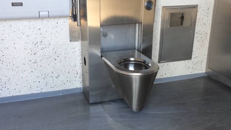 130 urinarios tecnológicos y sostenibles para Madrid 130 urinarios tecnológicos y sostenibles para Madrid