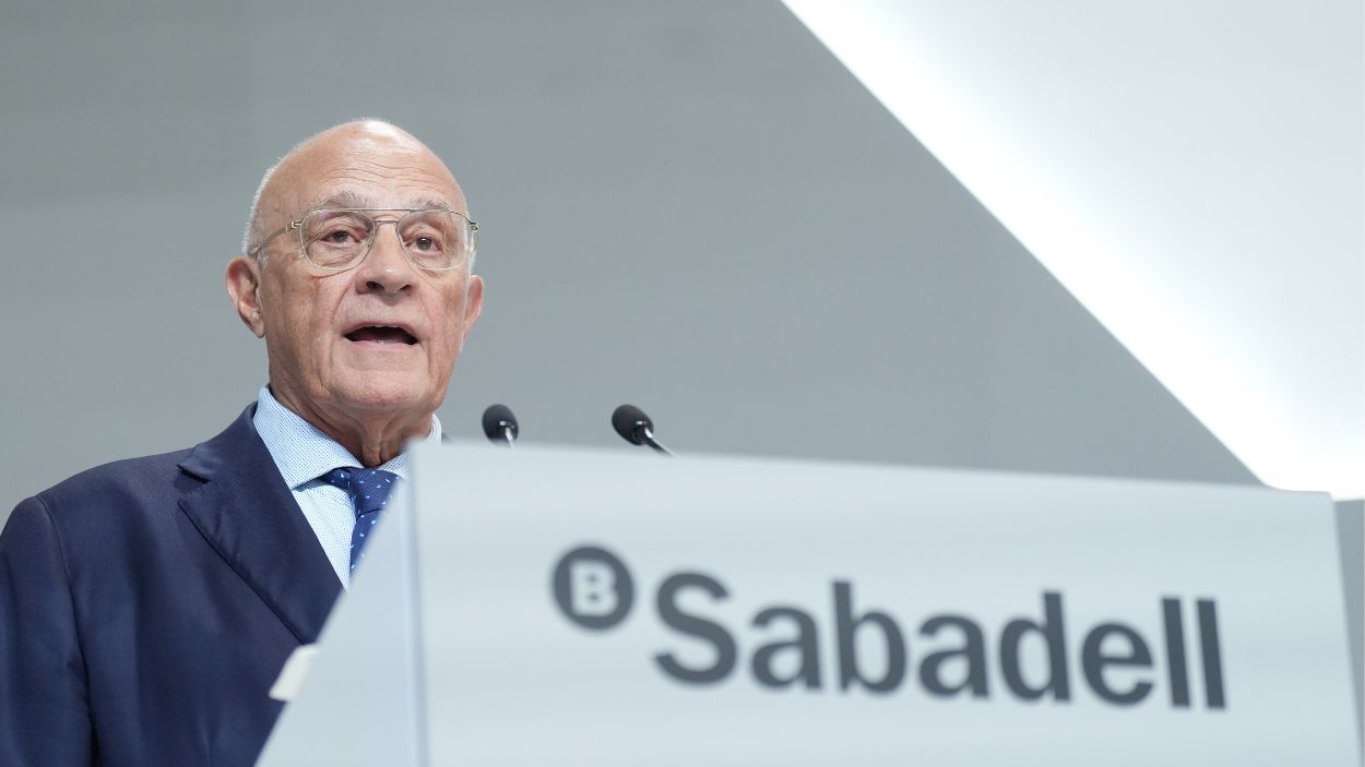 El presidente del Banco Sabadell, Josep Oliu, en la junta de accionistas. EP.