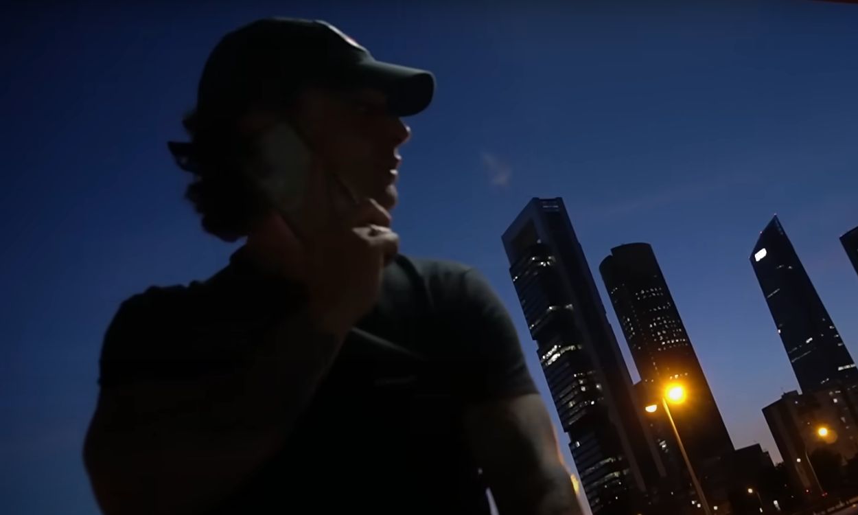 Elio Toffana habla con el diablo en su nuevo tema. YouTube
