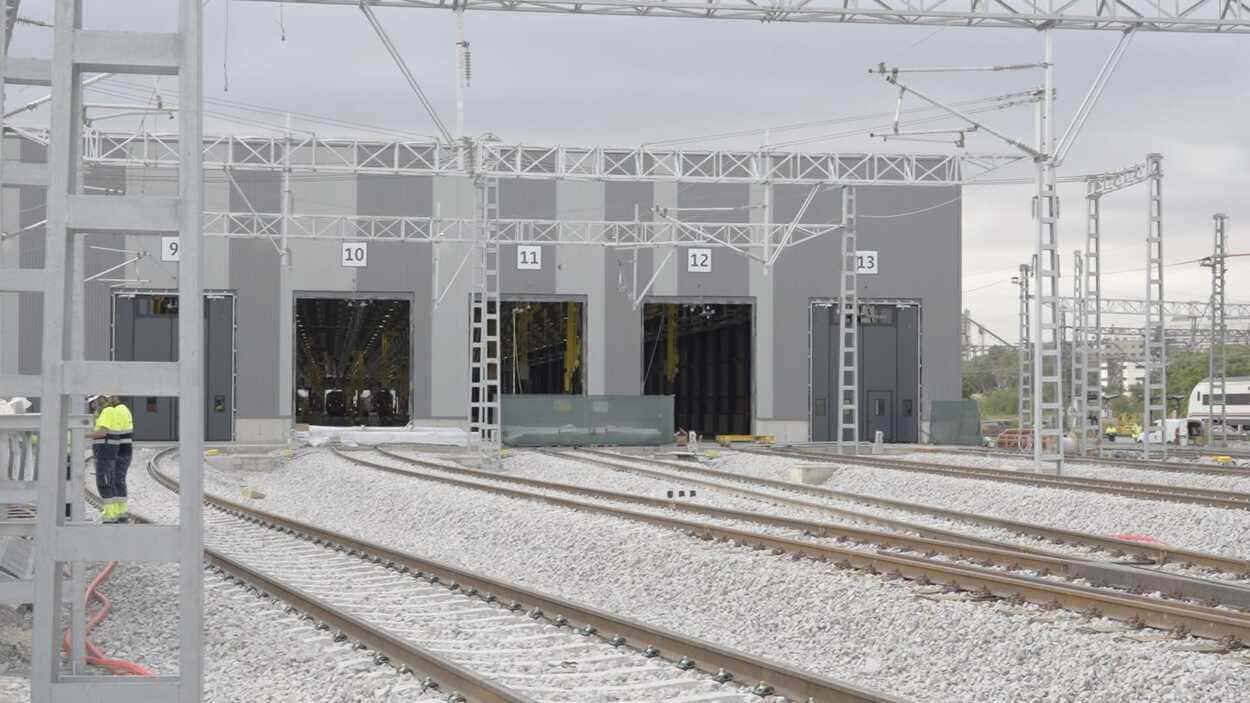 Renfe moderniza el taller de Fuencarral con una inversión de 41 millones para su nueva flota de Cercanías. RENFE