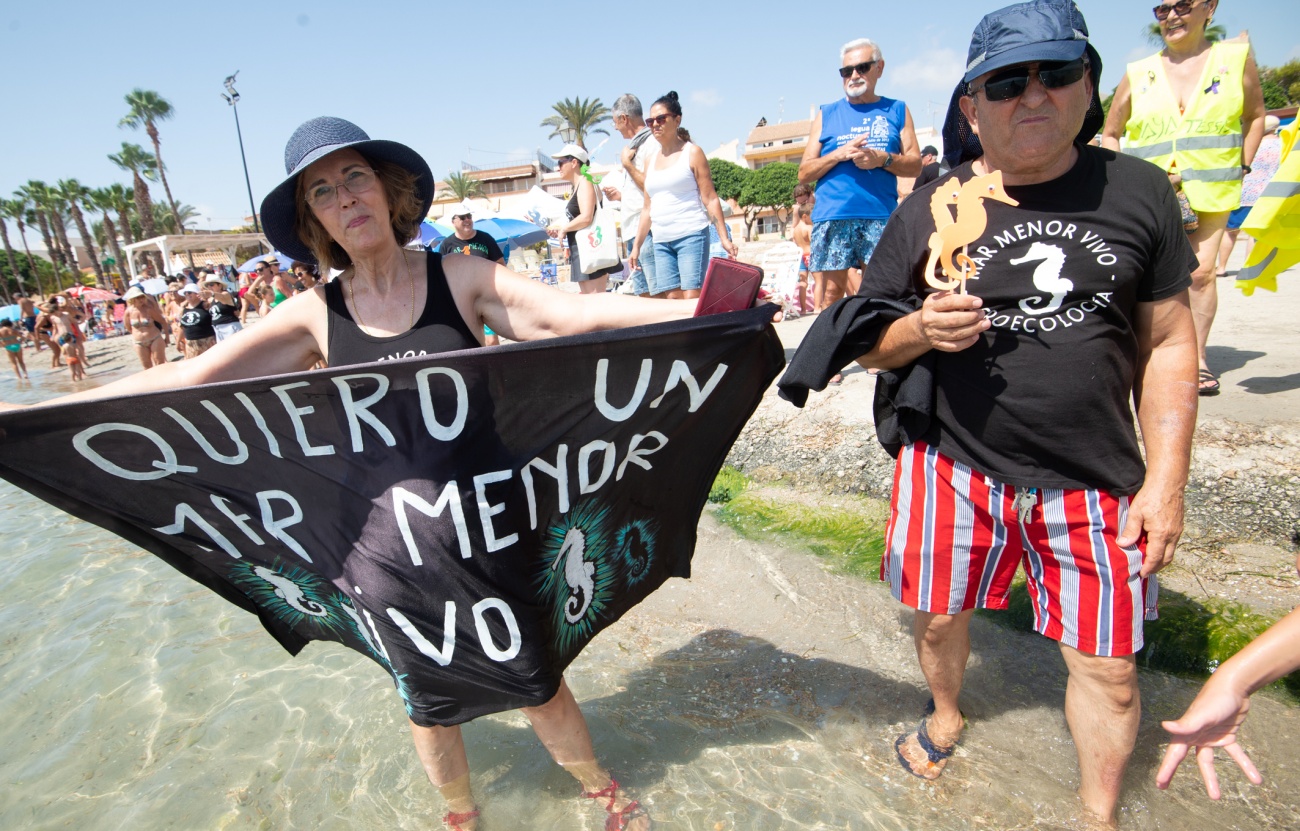 Imagen del abrazo al Mar Menor de 2023. (Foto: EP)