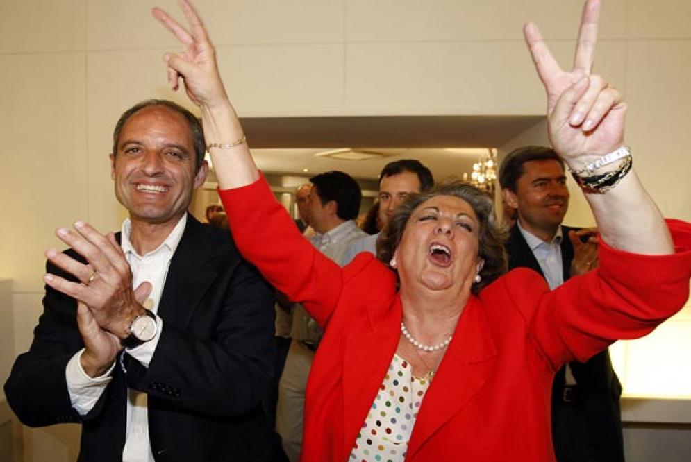 Rita Barberá expresa su alegría tras las elecciones al Parlamento Europeo del 7 de junio de 2009. 