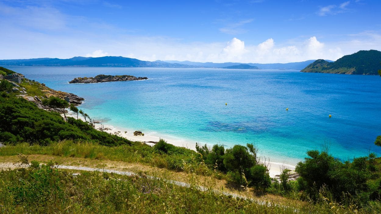 Las Islas Cíes, un paraíso atlántico de arena blanca, aguas turquesa y naturaleza protegida, conocidas como las “islas de los dioses”