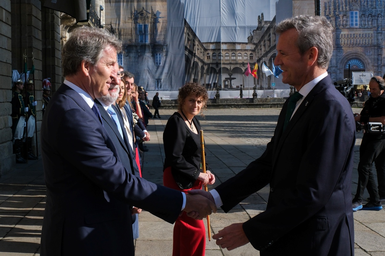 Alberto Núñez Feijóo y Alfonso Rueda hace solo unos días en la ofrenda al Apostol (Foto: Europa Press).