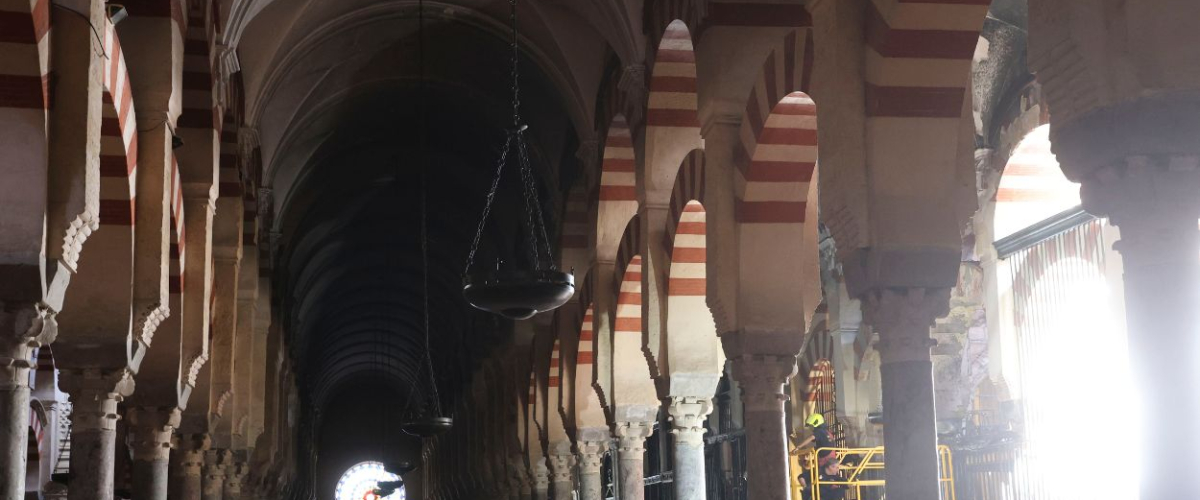 El director de Canal Sur defiende su cobertura del incendio de la Mezquita con críticas a 'Mañaneros 360' y Javier Ruiz