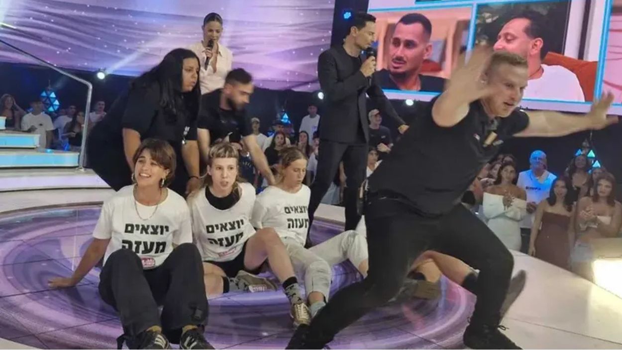 Activistas interrumpen 'Gran Hermano Israel'. Reshet 13